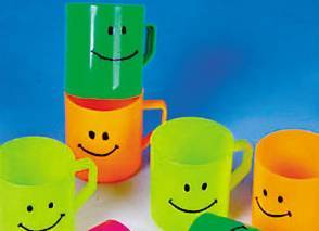 生活小贴士 用错水杯的坏处，玻璃、不锈钢、塑料杯，告诉你用哪种杯子最安全